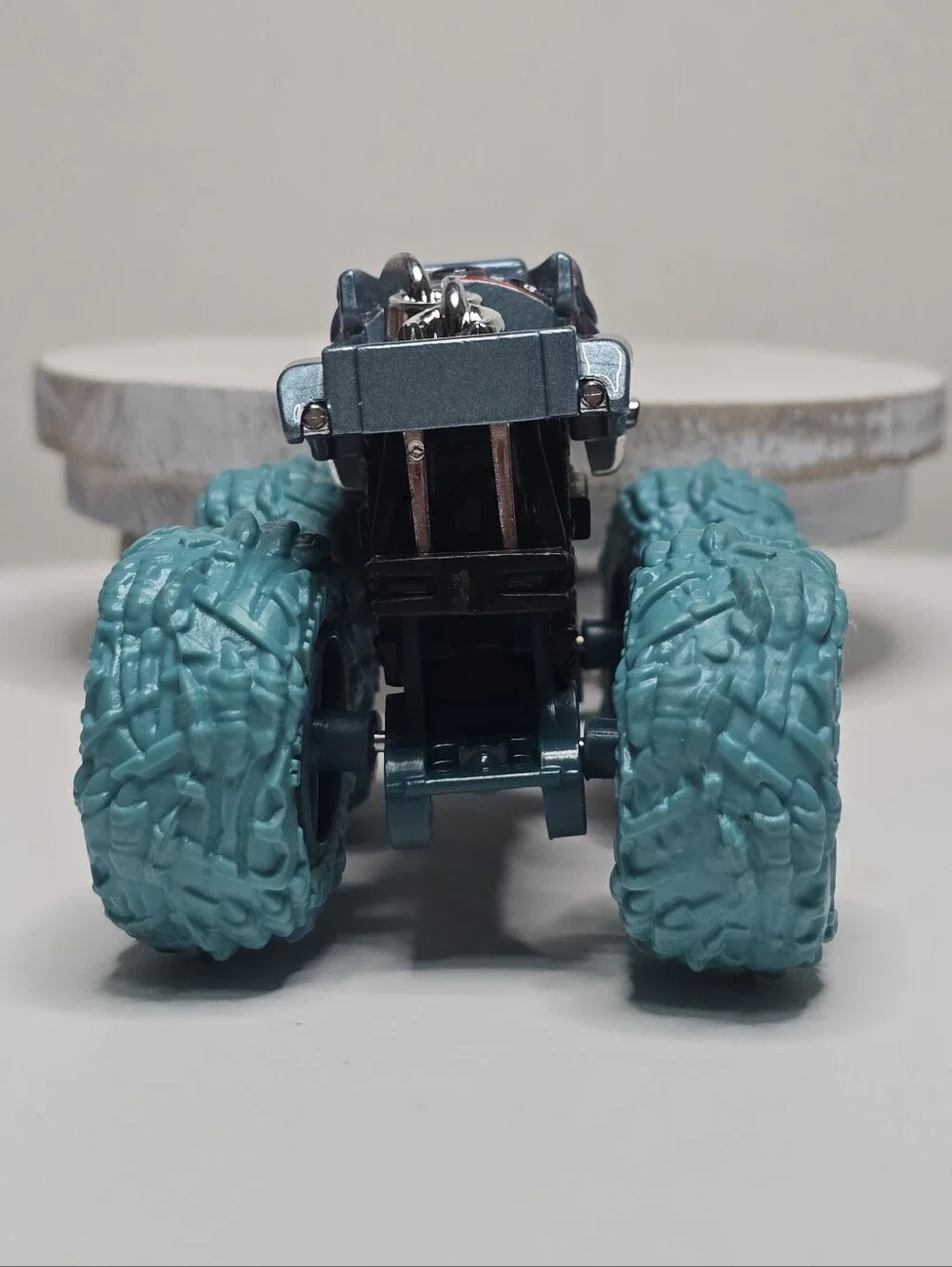 Hot Wheels Monster Trucks Beast Bashers Hotweiler Diecast Car [ Read Details ]
